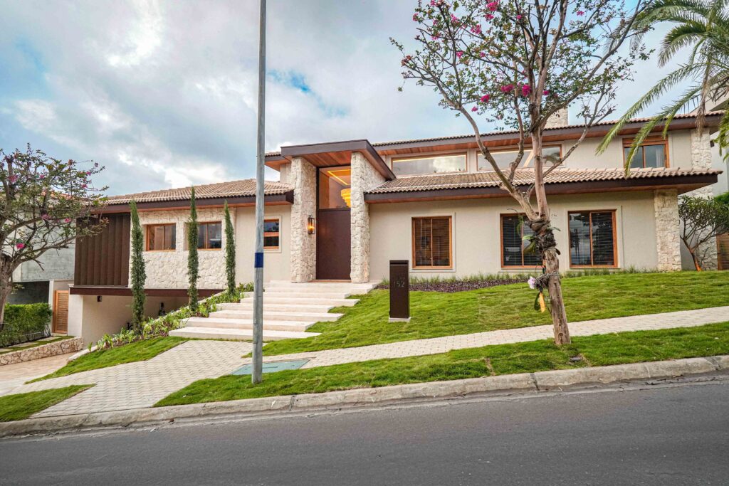 Casa-Tambore10-Fachada-Leonice-Alves