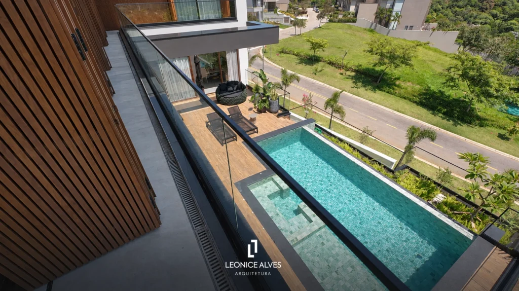 Piscina moderna - Escritório de Arquitetura Leonice Alves - Alphaville